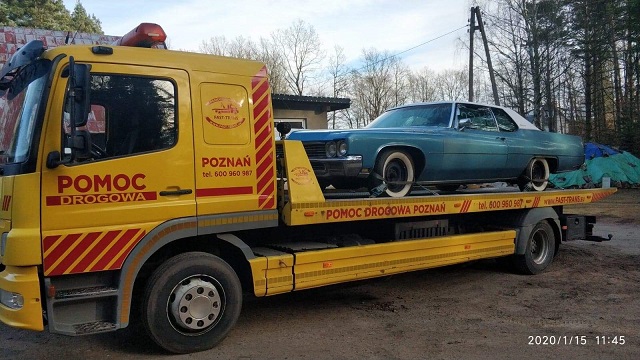 Transport Maszyn Samochodów Laweta Pomoc drogowa Komorniki